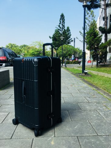 DEPARTURE 29吋鋁框共3個:霧黑/香檳金/復古灰 1